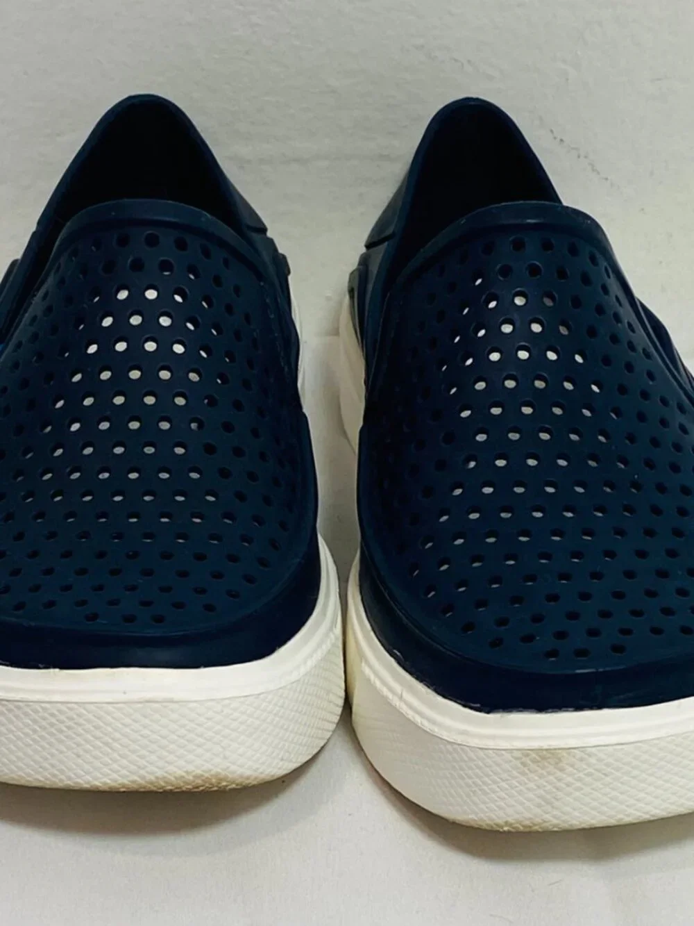 Kids Sz 6 Crocs CitiLane Roka Slip-On Sneakers/Water Shoes Navy/White VGUC